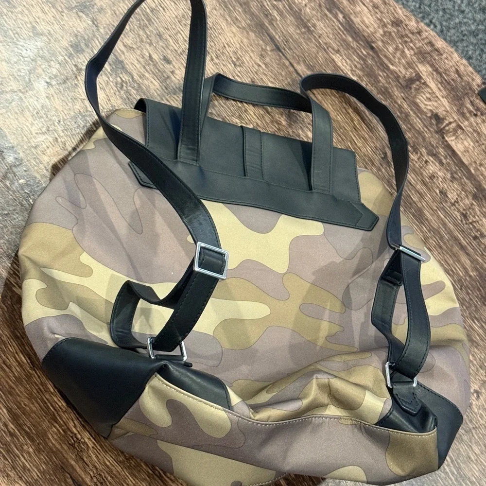 Stella & Dot Camouflage Print and Floral Interior Bag with Red and Green Accents